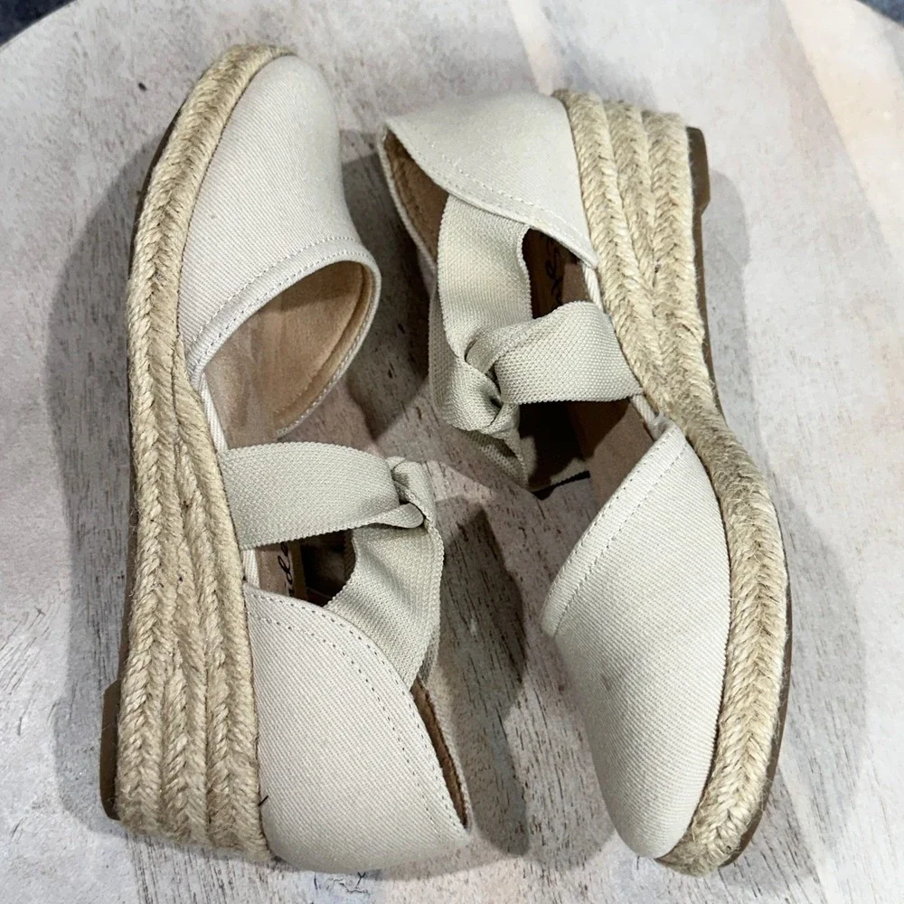 Life Stride Velocity 2.0 Kascade Sandal Womens 6.5 Almond Milk NEW